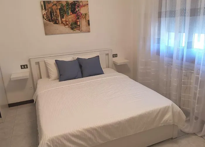 Rosolina Apartment דירה *